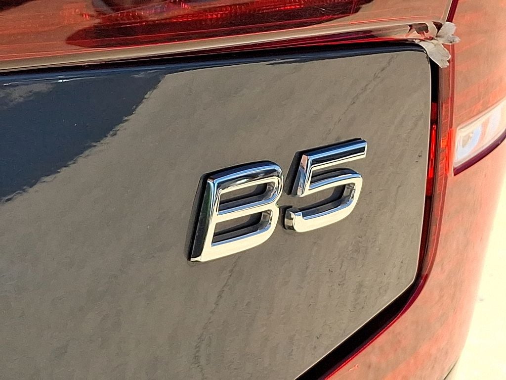 2024 Volvo S60 B5 Plus Dark Theme