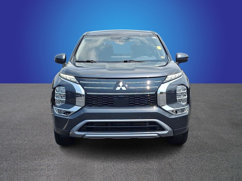 2025 Mitsubishi Outlander Base