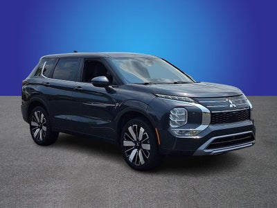 2025 Mitsubishi Outlander Base