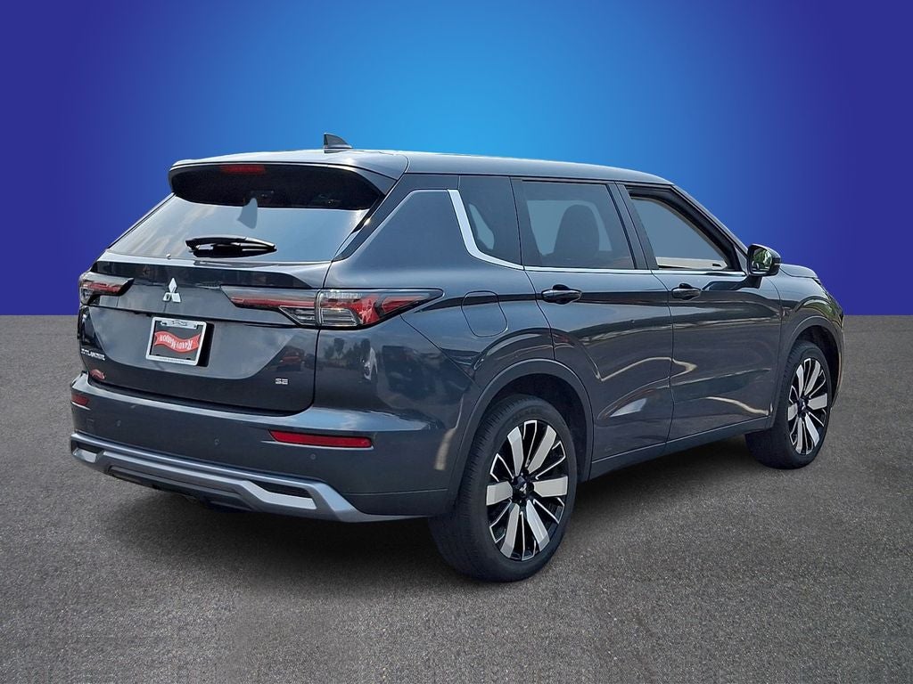 2025 Mitsubishi Outlander Base