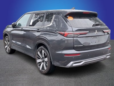 2025 Mitsubishi Outlander Base