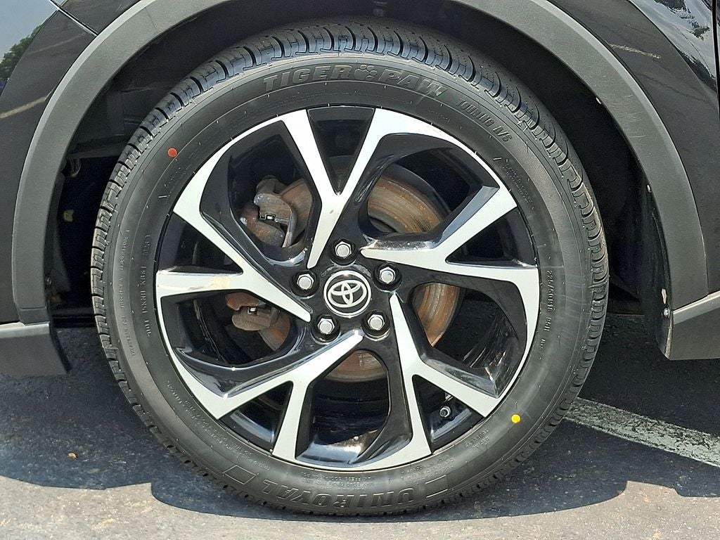 2022 Toyota C-HR XLE