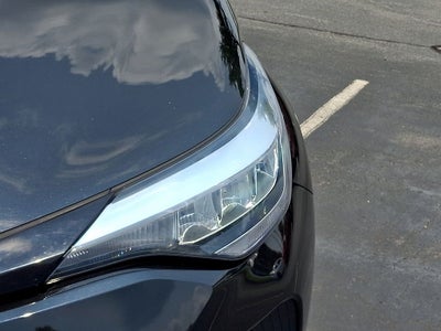 2022 Toyota C-HR XLE