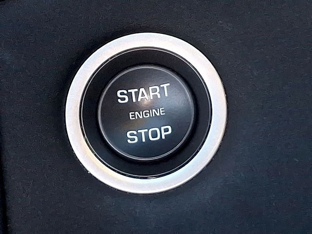 2025 Land Rover Range Rover Velar Dynamic SE