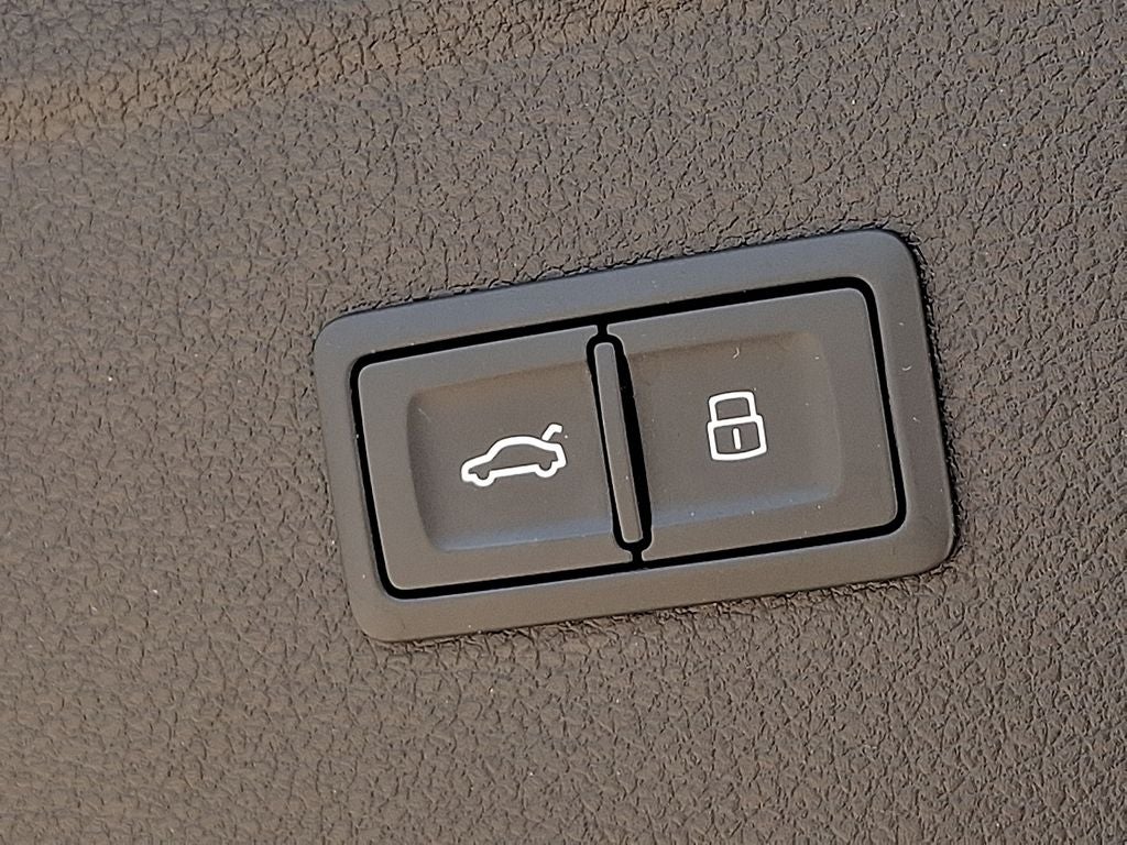 2023 Audi Q5 40 Prestige quattro