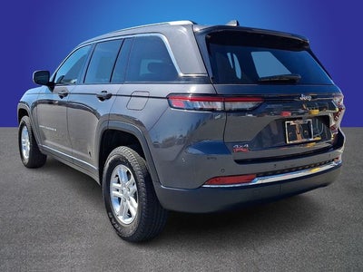 2022 Jeep Grand Cherokee Laredo 4x4