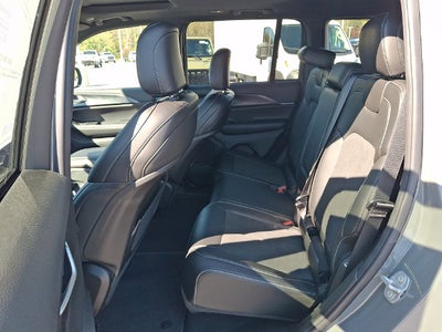 2027 Jeep Grand Cherokee GRAND CHEROKEE LAREDO X 4X4