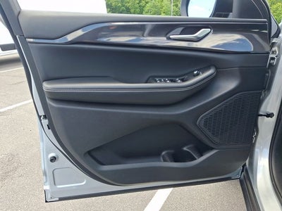2023 Jeep Grand Cherokee L Laredo 4x4