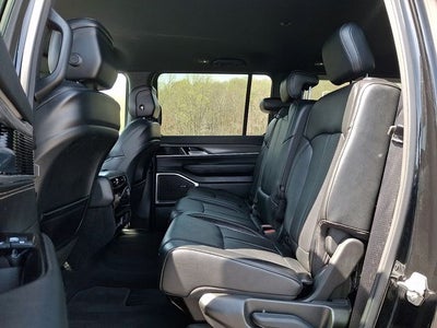 2023 Jeep Wagoneer L Series III 4x2