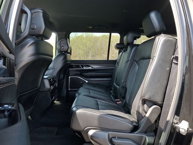 2023 Jeep Wagoneer L Series III 4x2