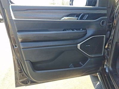 2023 Jeep Wagoneer L Series III 4x2