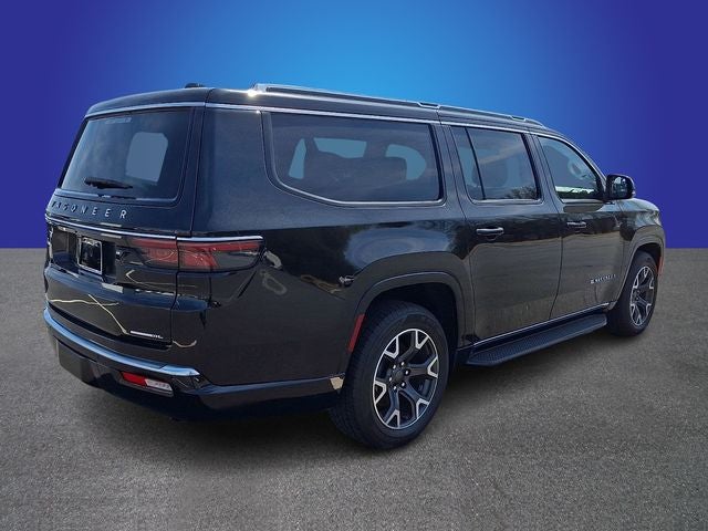 2023 Jeep Wagoneer L Series III 4x2