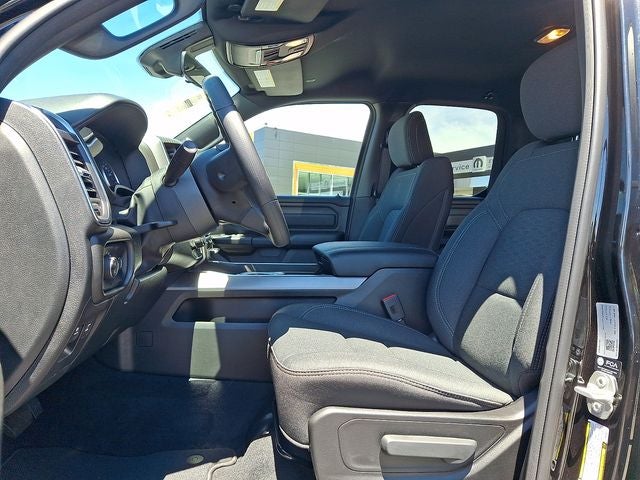 2026 RAM 1500 RAM 1500 EXPRESS QUAD CAB 4X4 6'4' BOX