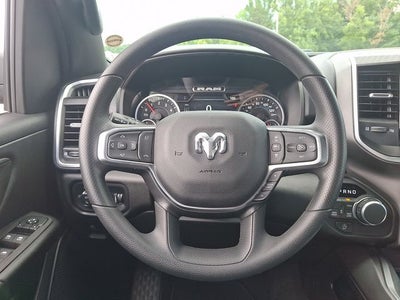 2026 RAM 1500 RAM 1500 EXPRESS QUAD CAB 4X4 6'4' BOX
