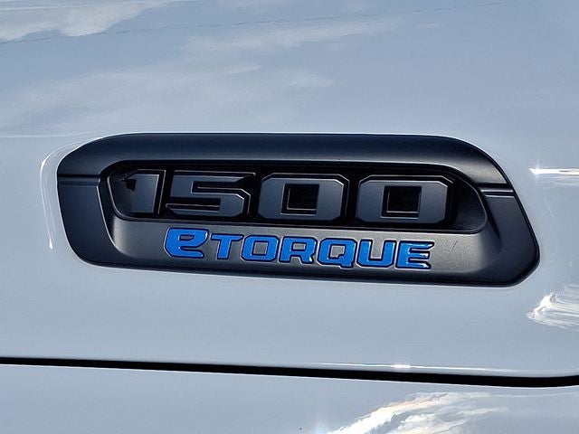2026 RAM 1500 RAM 1500 TRADESMAN CREW CAB 4X4 5'7' BOX
