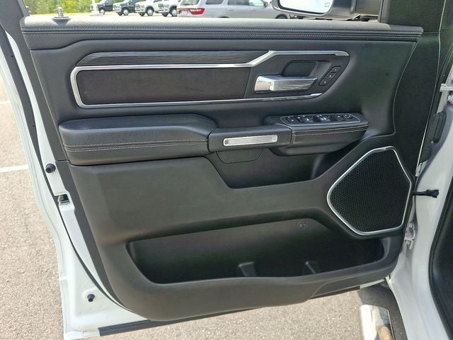 2023 RAM 1500 Laramie Crew Cab 4x4 5'7' Box