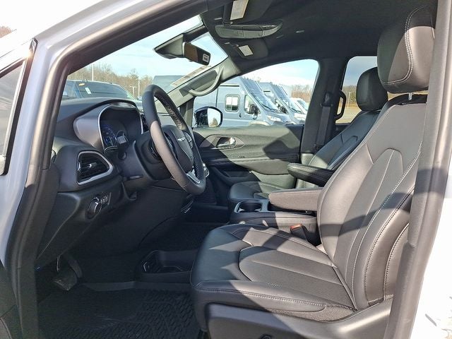 2026 Chrysler Voyager VOYAGER LX