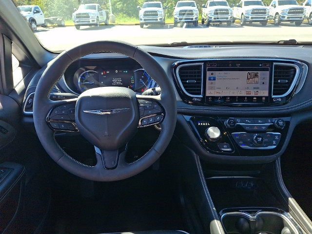2024 Chrysler Pacifica Hybrid Premium S Appearance Pkg
