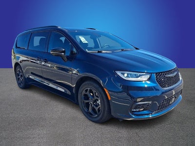 2024 Chrysler Pacifica Hybrid Premium S Appearance Pkg