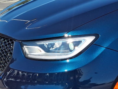 2024 Chrysler Pacifica Hybrid Premium S Appearance Pkg