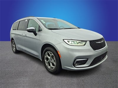 2023 Chrysler Pacifica Limited AWD