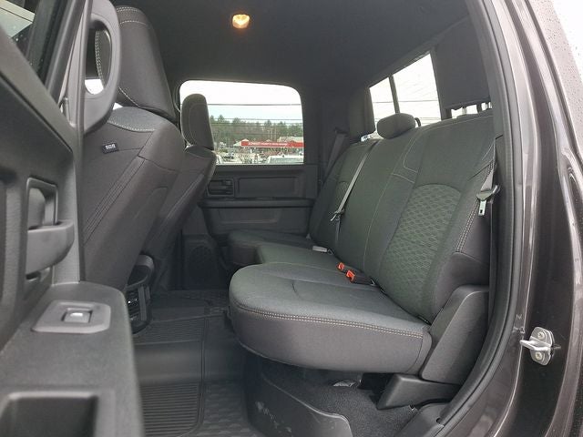 2026 RAM 2500 RAM 2500 BLACK EXPRESS CREW CAB 4X4 6'4' BOX