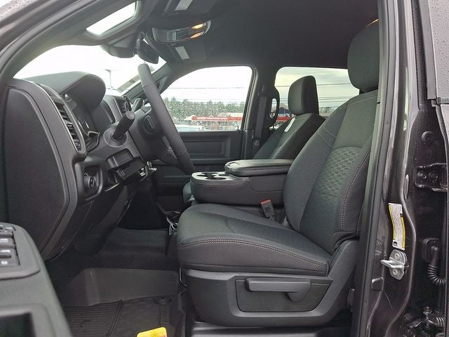 2026 RAM 2500 RAM 2500 BLACK EXPRESS CREW CAB 4X4 6'4' BOX