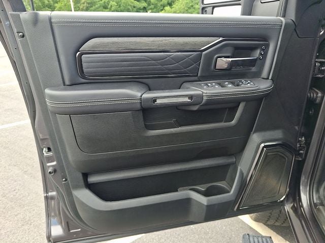2025 RAM 2500 Limited Crew Cab 4x4 6'4' Box