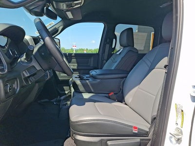 2026 RAM 3500 RAM 3500 TRADESMAN CREW CAB 4X4 8' BOX