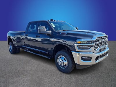2026 RAM 3500 RAM 3500 TRADESMAN CREW CAB 4X4 8' BOX