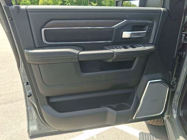2026 RAM 3500 RAM 3500 LARAMIE CREW CAB 4X4 8' BOX