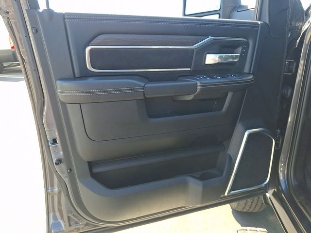 2026 RAM 3500 Laramie Crew Cab 4x4 8' Box