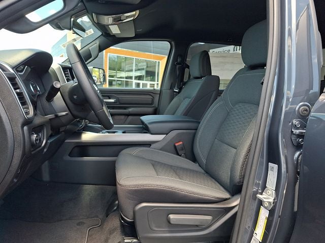 2026 RAM 1500 RAM 1500 EXPRESS CREW CAB 4X4 5'7' BOX
