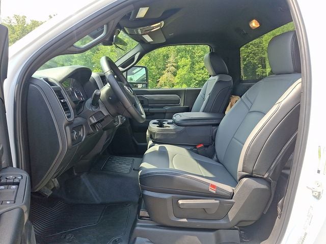2025 RAM 5500HD Tradesman/Big Horn