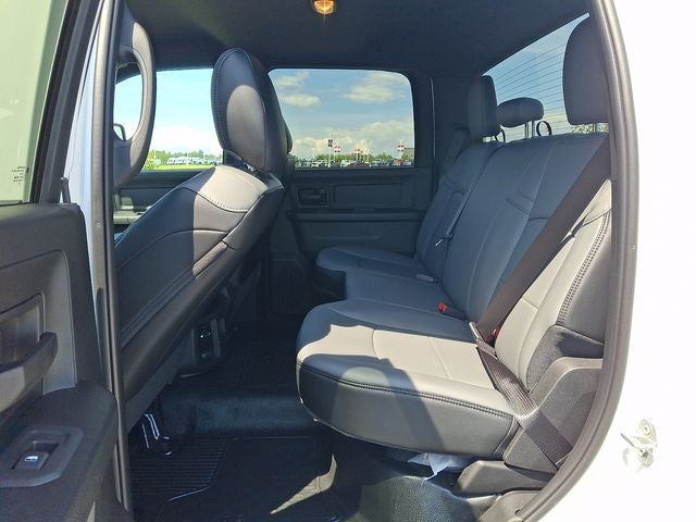 2026 RAM 5500HD RAM 5500 TRADESMAN CHASSIS CREW CAB 4X4 84' CA
