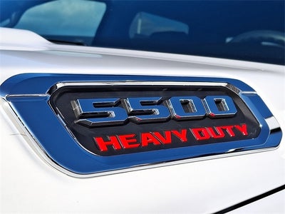 2026 RAM 5500HD RAM 5500 TRADESMAN CHASSIS CREW CAB 4X4 84' CA