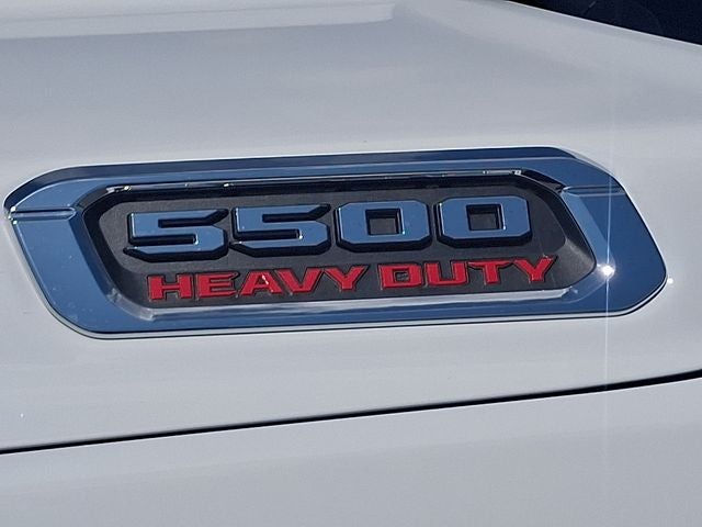 2026 RAM 5500HD RAM 5500 TRADESMAN CHASSIS CREW CAB 4X4 84' CA