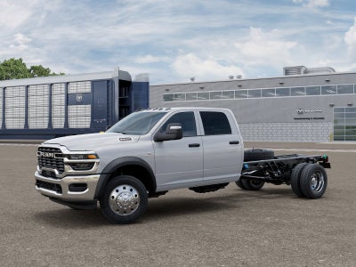 2026 RAM 5500HD RAM 5500 TRADESMAN CHASSIS CREW CAB 4X4 84' CA