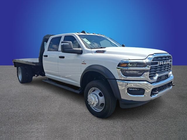 2026 RAM 5500HD RAM 5500 TRADESMAN CHASSIS CREW CAB 4X4 84' CA