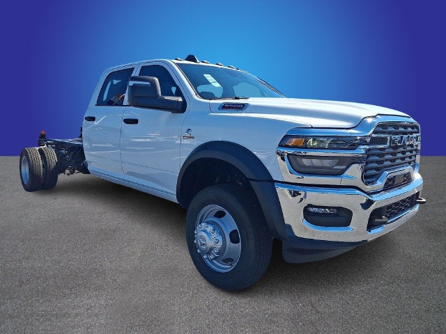 2027 RAM 5500HD RAM 5500 TRADESMAN CHASSIS CREW CAB 4X4 84' CA