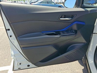 2022 Toyota C-HR XLE